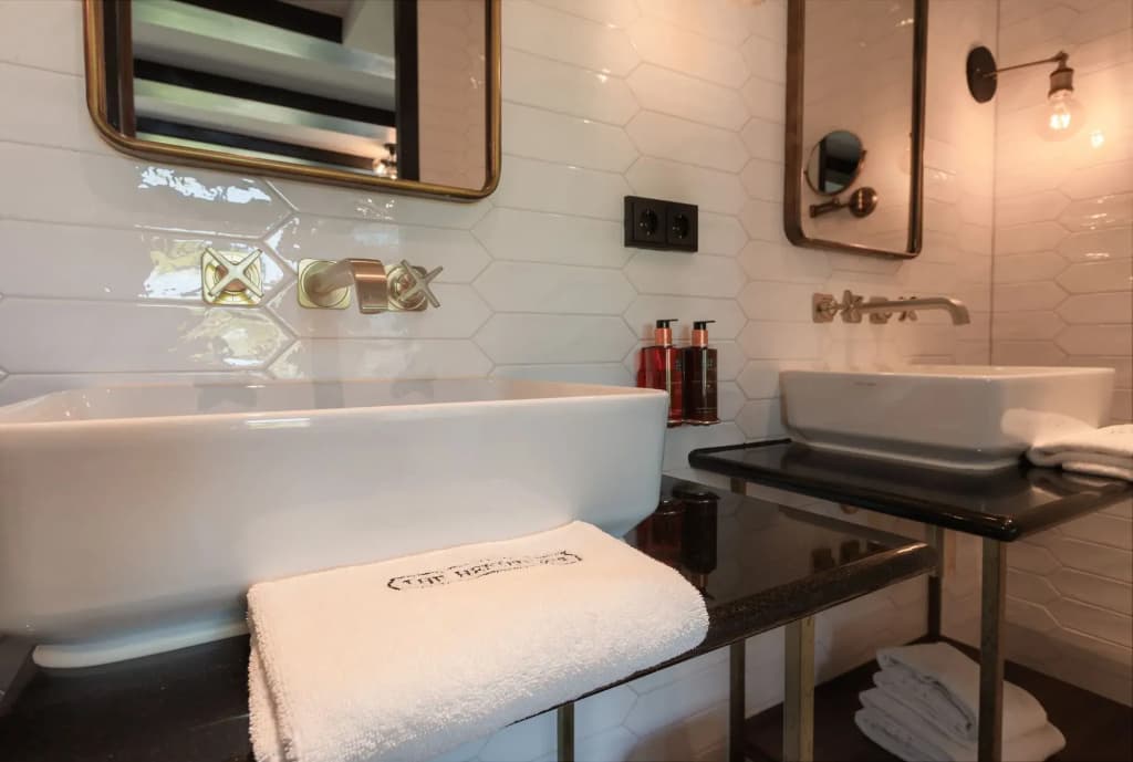 The Hendrick's Hotel - photo 45