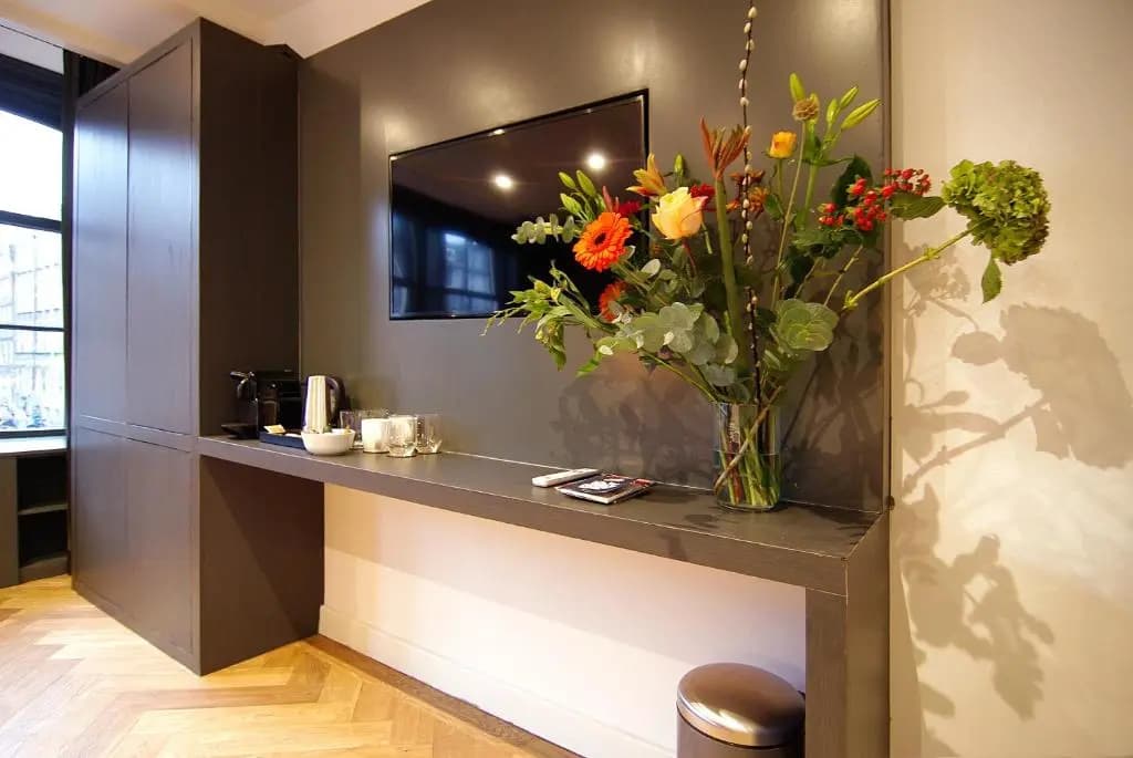The Canal Bridge Suites - photo 2