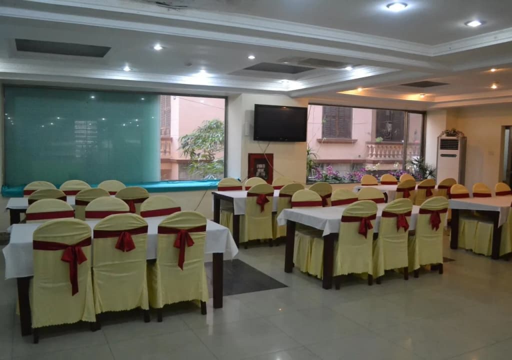Hoa Cuong Hotel - photo 11