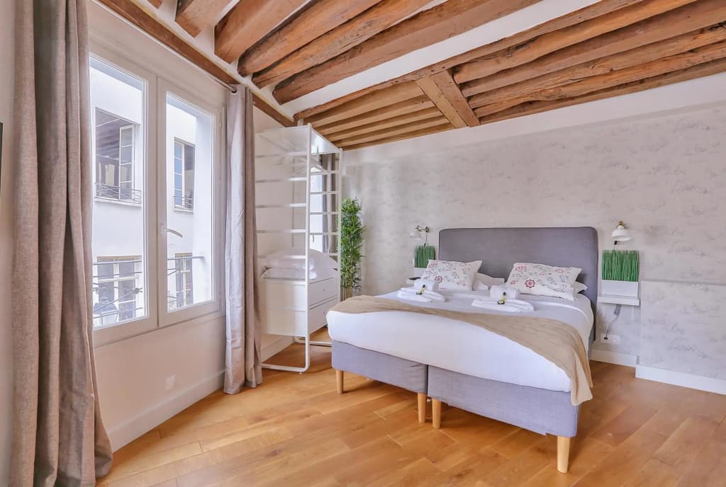 B 364 - Deluxe apartment in the heart of  Notre Dame - photo 5