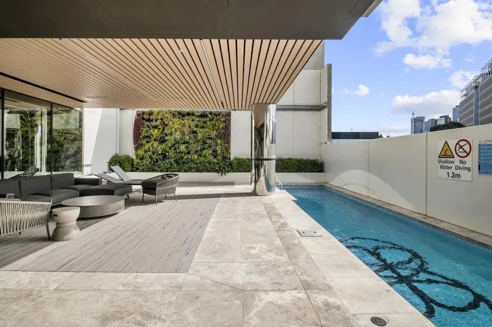 Chic 1-bed South Melbourne Unit With Pool & Gym - photo 7