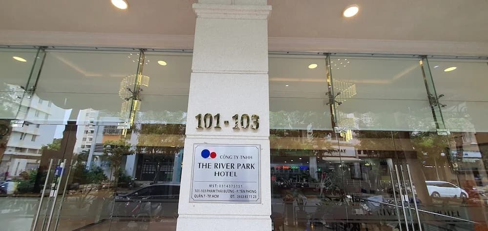 The River Park Hotel - photo 12