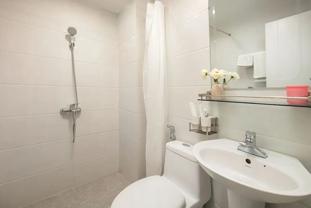 Queen Cafe Hotel & Pub - photo 8