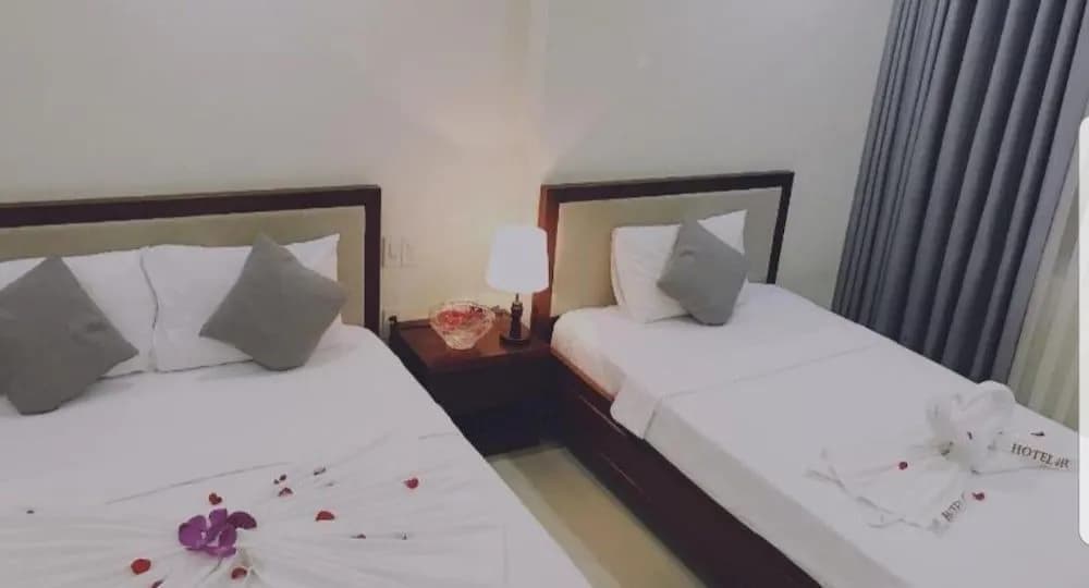 4H Hotel - photo 3