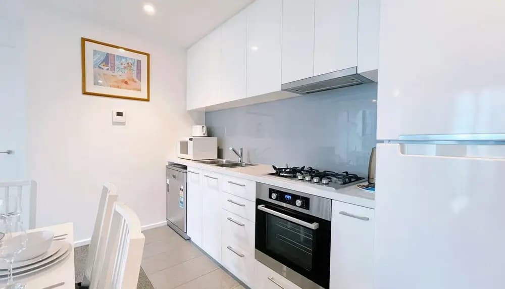Melbourne One 2B2B1C Apt by GoodLive - photo 18