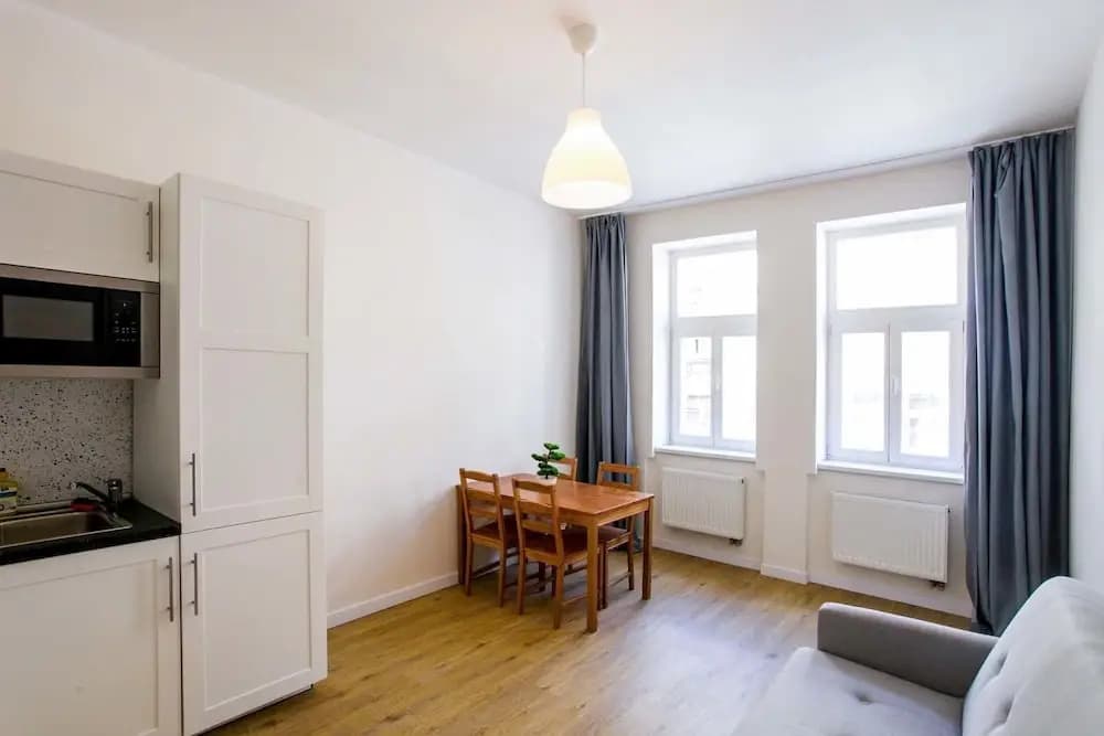 Churchill Apartments - photo 3