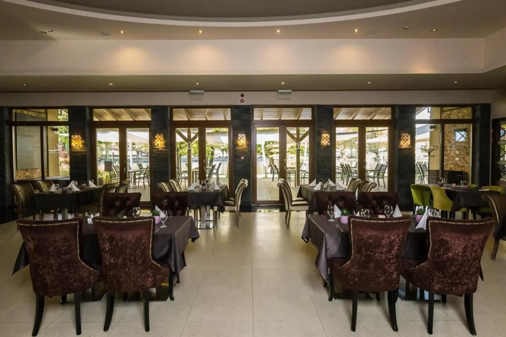 Duna Garden Hotel - photo 22
