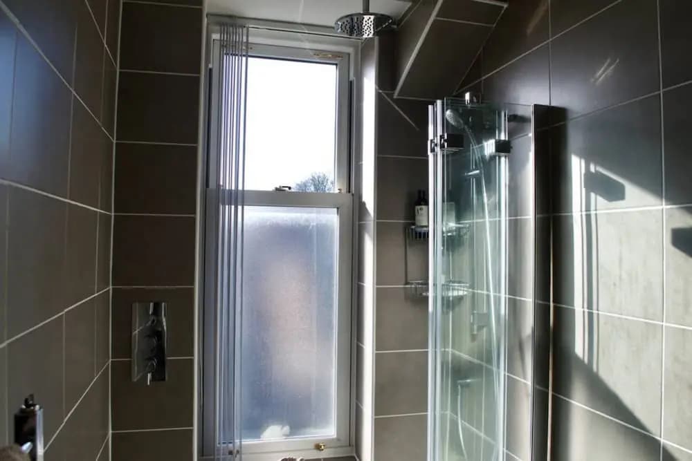 2 Bedroom Flat With Great Views - photo 8