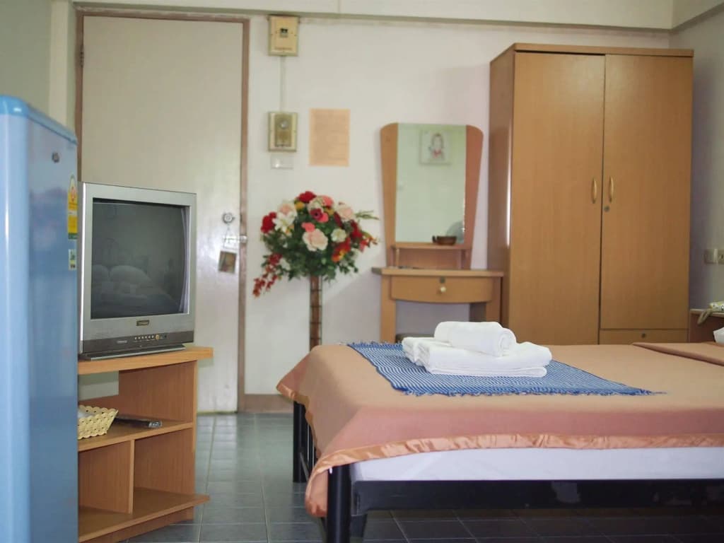 Thanapa Apartment - photo 11