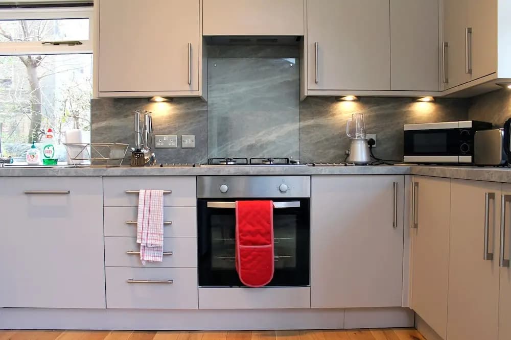 Silver Lining - Gilmore Place Apartment - photo 14