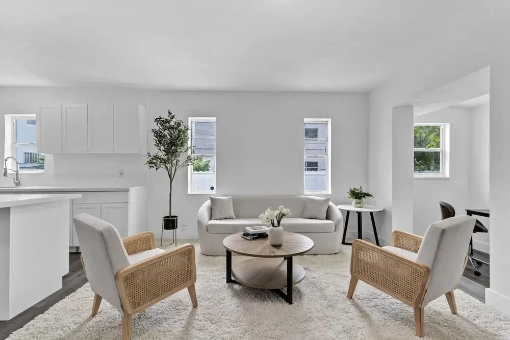 Upper Design District 3BD Home w/Jacuzzi and Backyard - photo 8