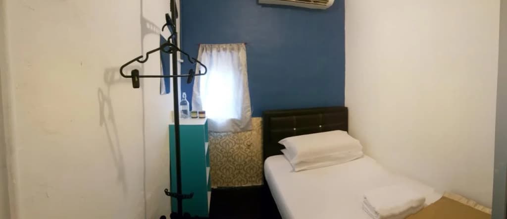 Monkey Motel & Café - photo 10