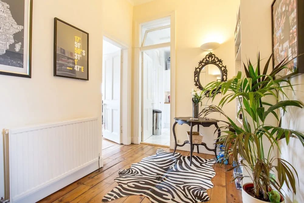 2 Bedroom Flat in Edinburgh - photo 13