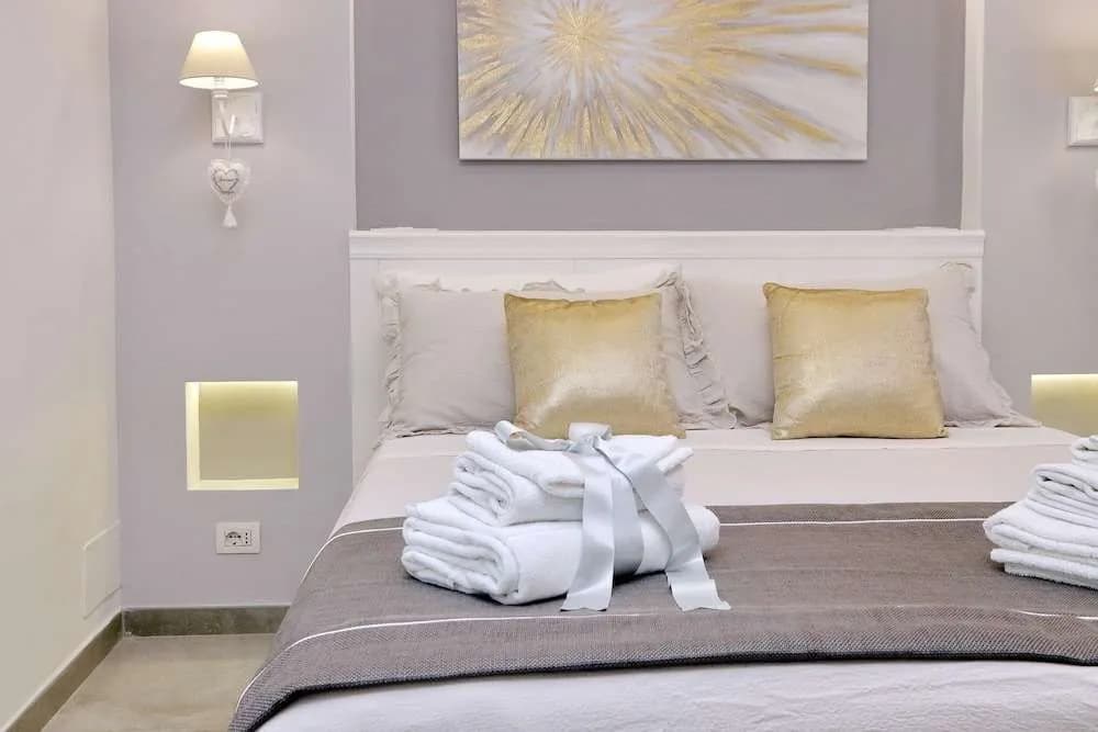 Roman Holiday Suites - photo 25