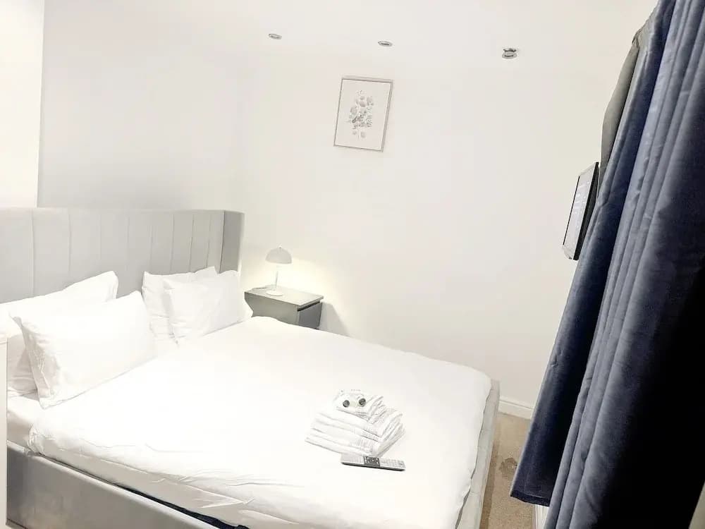 3-bed Apt-15 Mins to Heathrow-pet-friendly-parking - photo 4