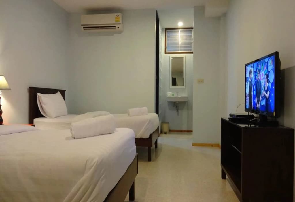 Mango Bedroom Inn - photo 4