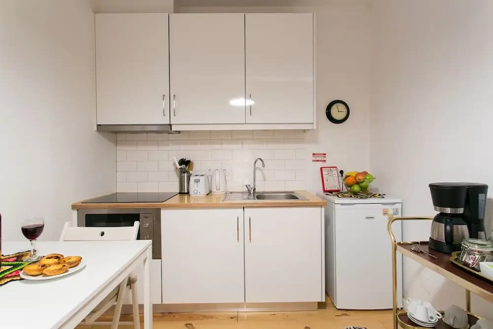 Bica Elevator Apartment Rentexperience - photo 15