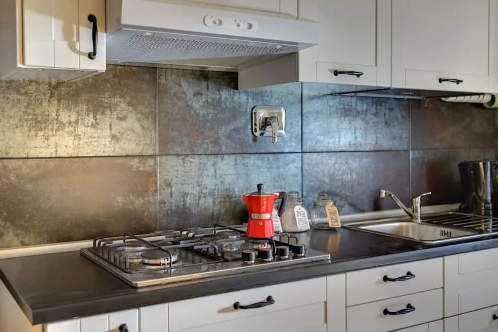 Modern & Charming 3 bed Flat in Central Location - photo 13