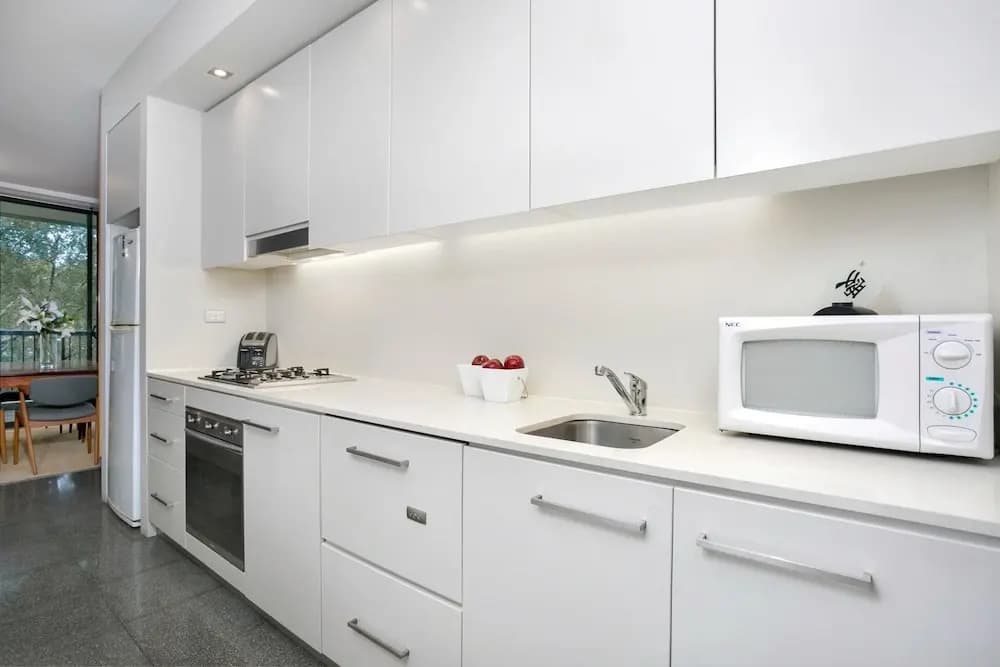 Surry Hills 1 Bedroom Apartment - ADEL1 - photo 5