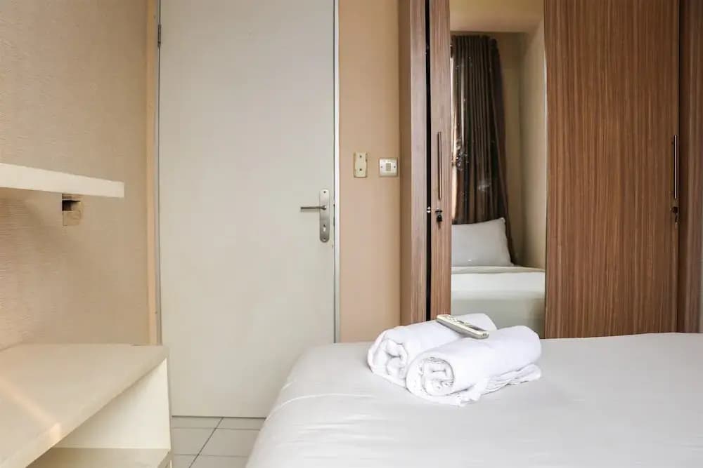 Nice Designed 2Br Menteng Square Apartment - photo 3
