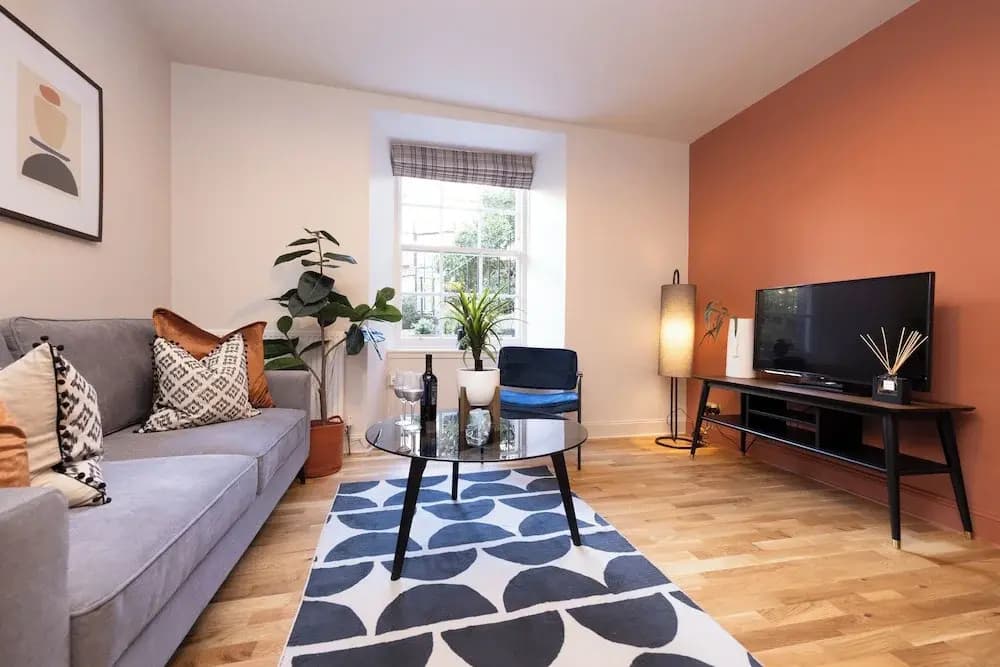 JOIVY Modern 1-bed flat in New Town - photo 7