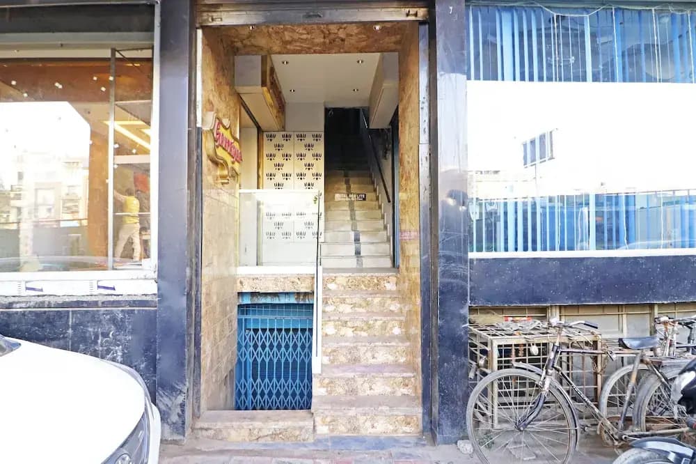 Twamev Rajouri garden by The Arrow - photo 19