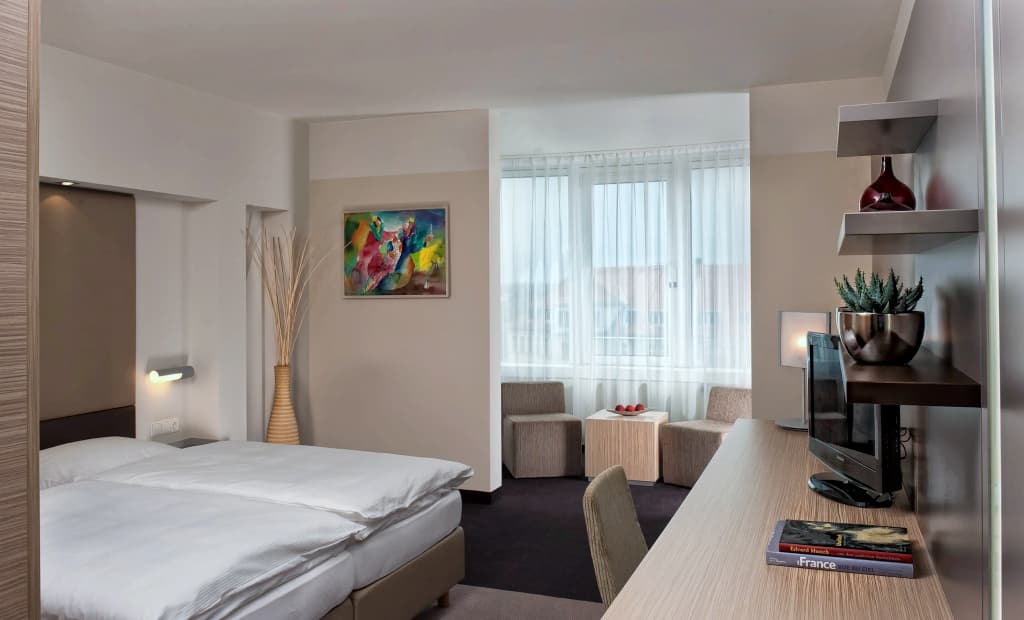 Estrel Hotel Berlin - photo 6