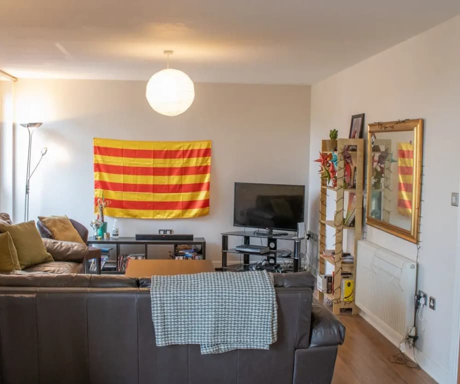 2 Bedroom 2 Bathroom Flat - main photo