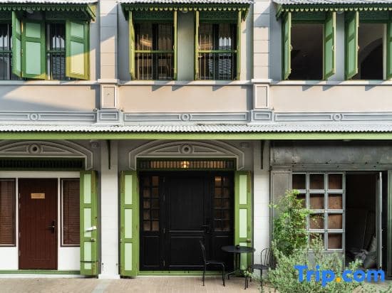 Hidden Oasis House in Bangkok Chinatown - photo 2
