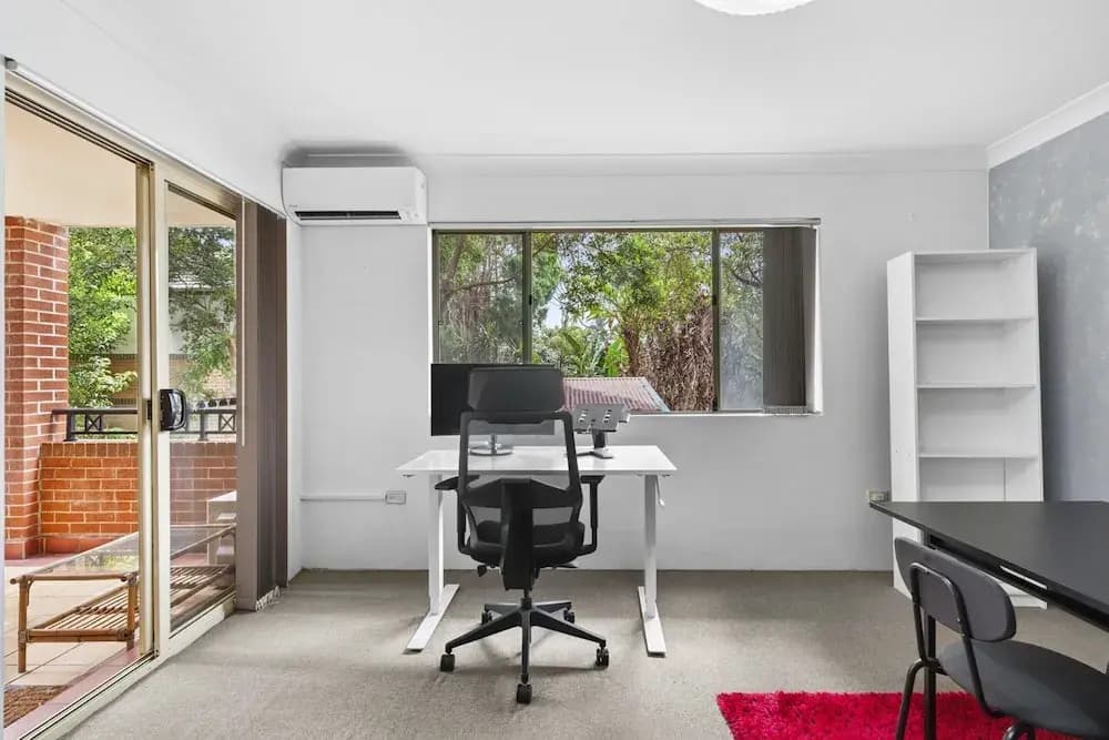 Bright Marrickville Flat With Balcony & Parking - photo 6