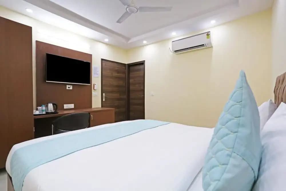 Hotel Mannat bhera enclave - photo 2