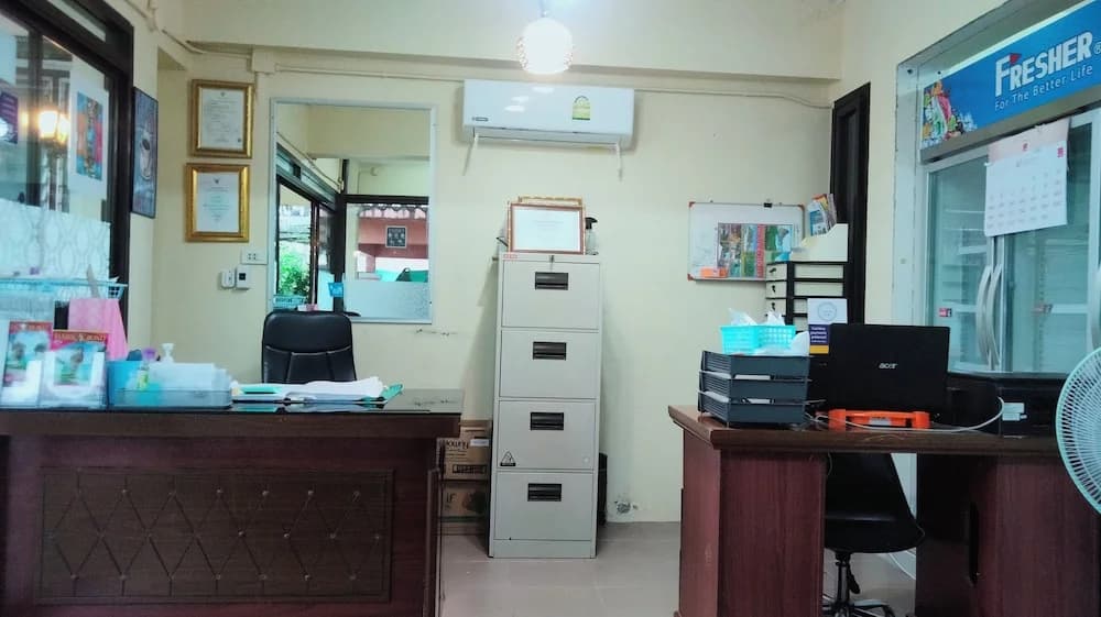 Hasanah Guesthouse - photo 2