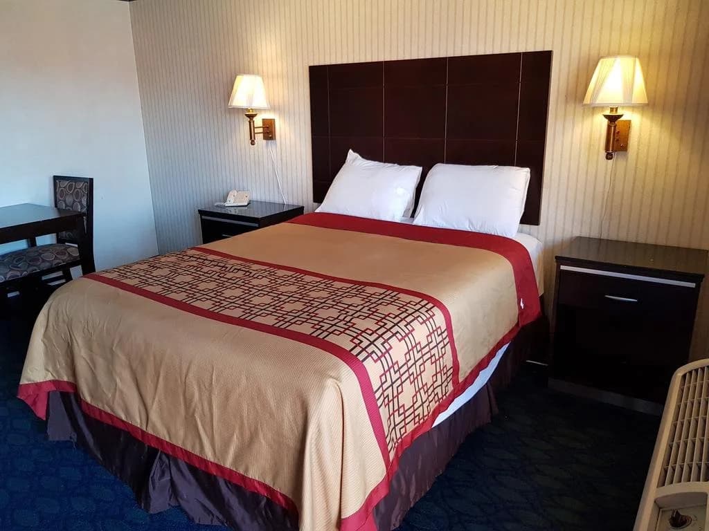 El Segundo Inn - photo 2
