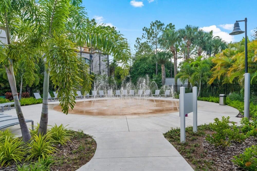 Spacious Vista Cay Condo, Close to Conv. Center - photo 15