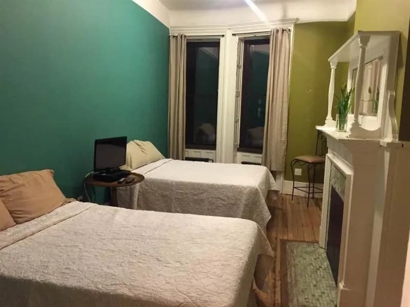 Harlem Bed and Breakfast - photo 3