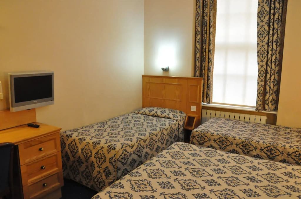 Olympic House Hotel - photo 4