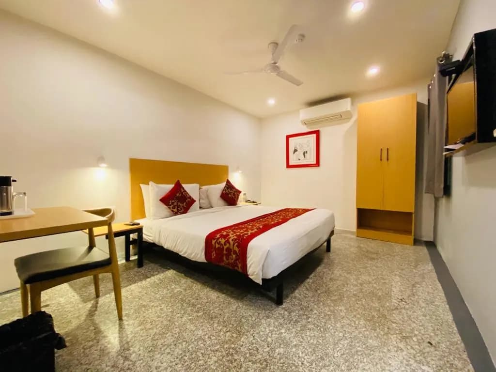 Hotel Pink Saffron - photo 5