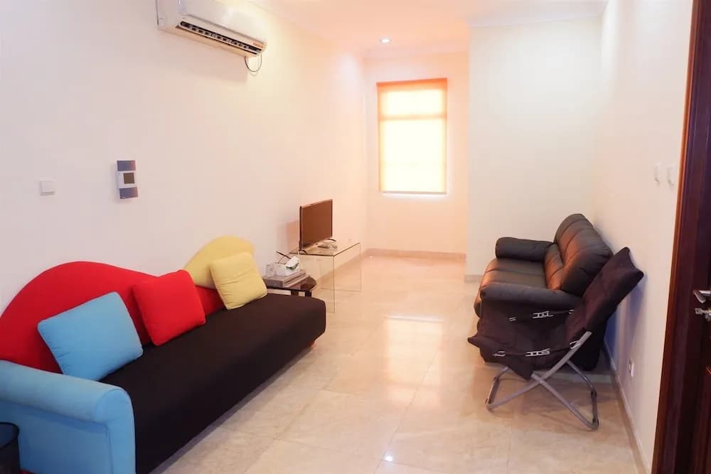Homey The Bellezza Apartment - photo 10