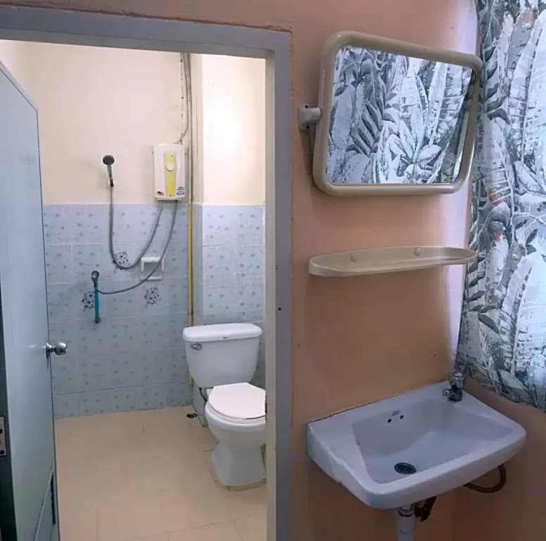 Apinya Court - photo 7
