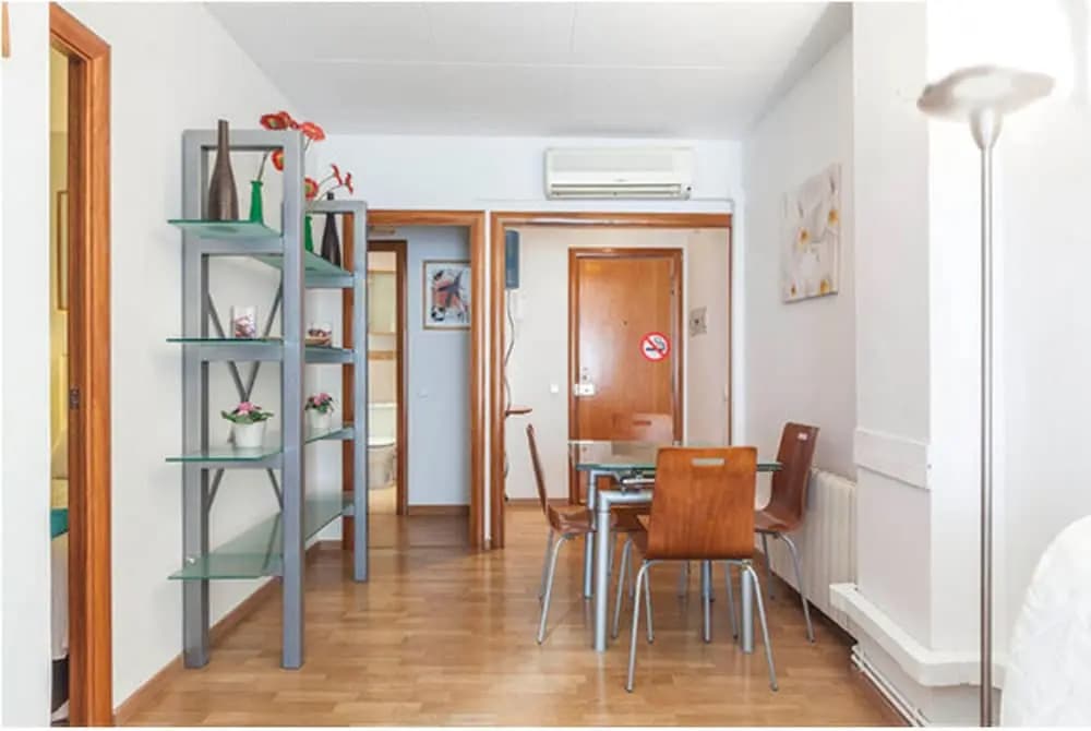 Old town Ramblas Apartments - photo 4