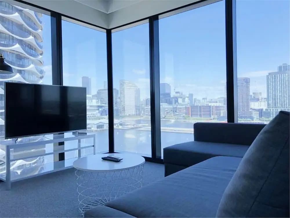 HFN Riverside Docklands Apartment - photo 2