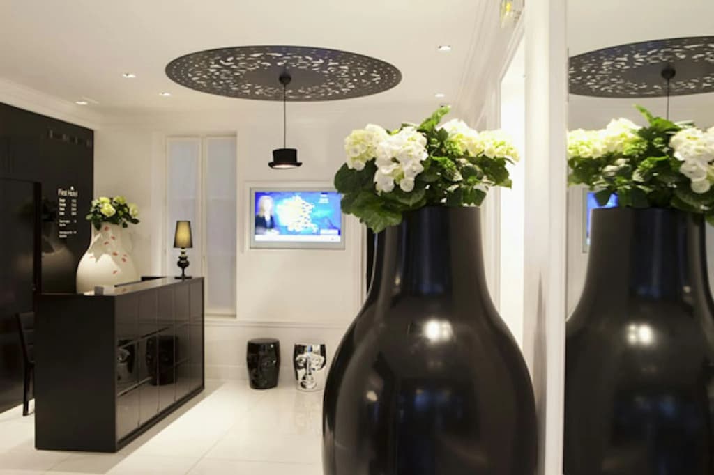 First Hotel Paris Tour Eiffel - photo 2