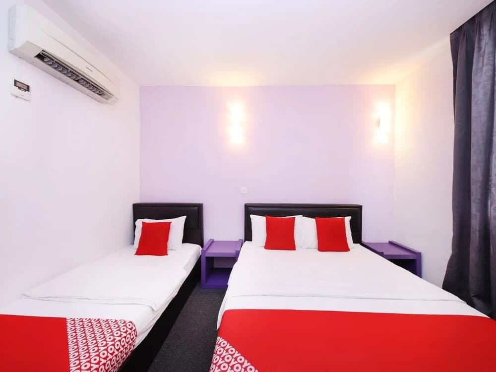 Marvelton Hotel by OYO Rooms - photo 7