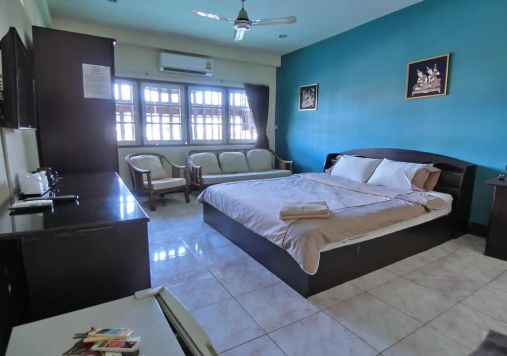 Barracuda Guesthouse - photo 3