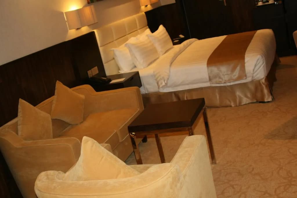 The Secure Inn Hotel - photo 8
