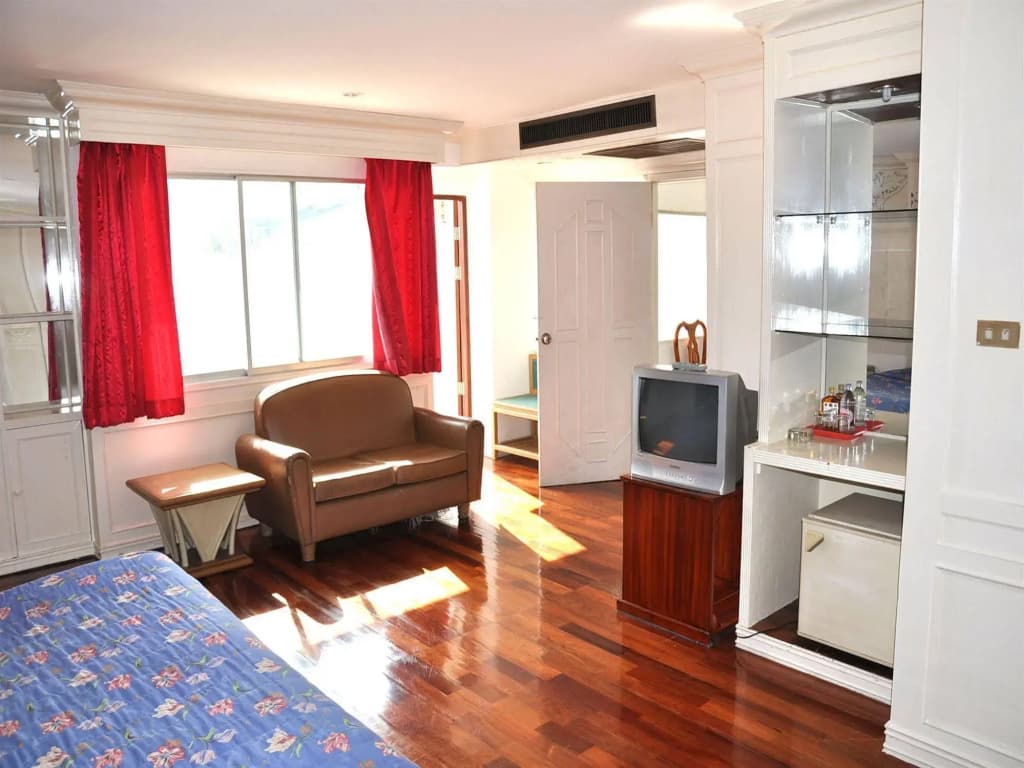 Highfive Hotel - photo 7