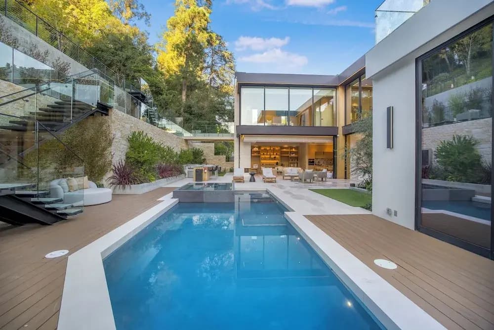 Hutton Villa - 5-bedroom Retreat in Iconic Beverly Hills Oasis - photo 12