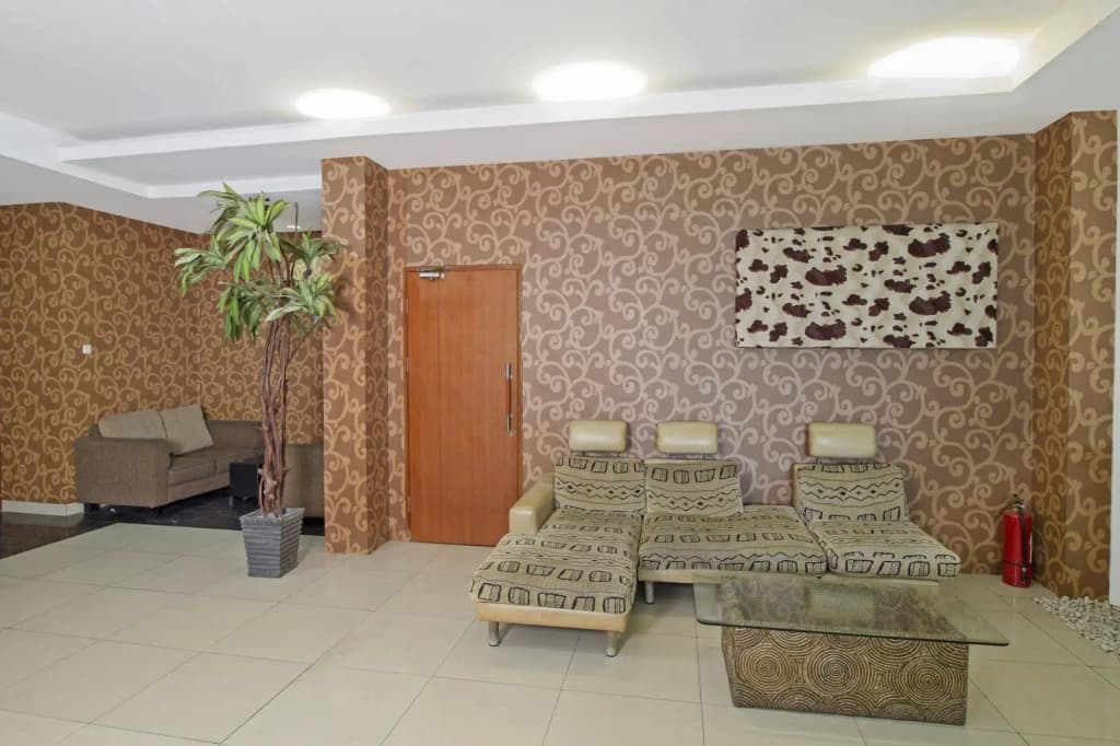 RedDoorz near Hayam Wuruk - photo 2