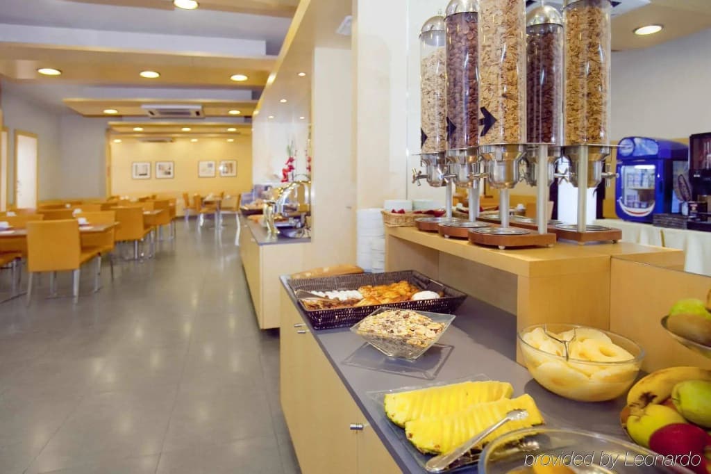 Hotel Via Augusta - photo 4