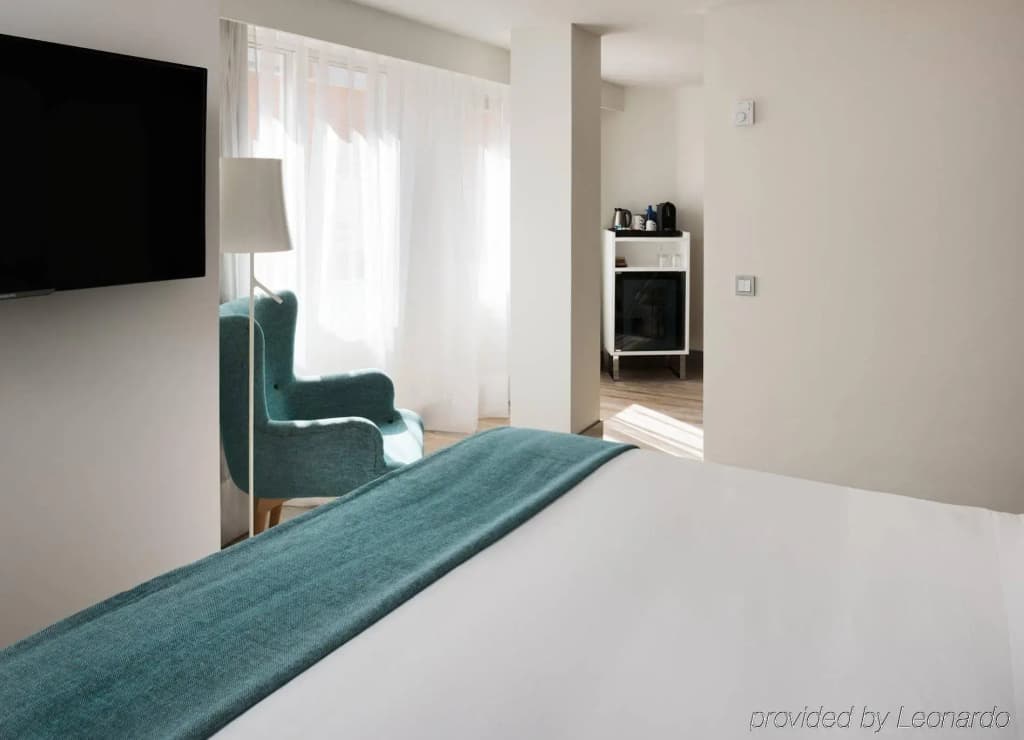 NH Madrid Zurbano - photo 4